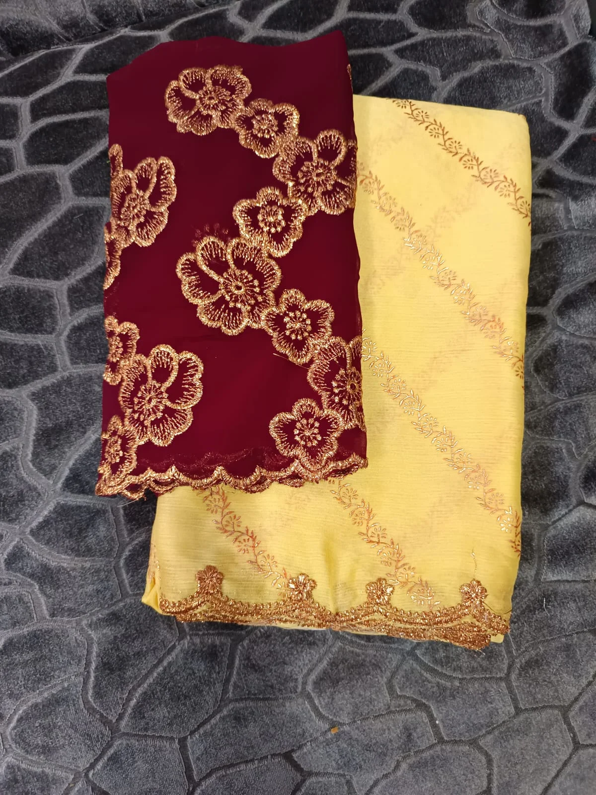 Beautiful trending georgette lahariya pattern design & cutwork border sarees with designer blouse 2