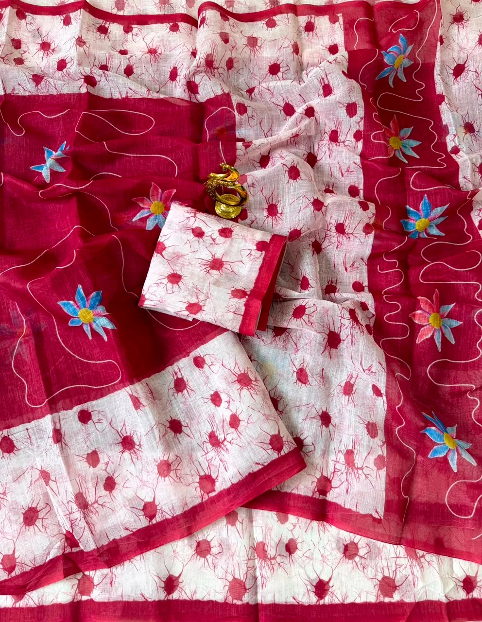 Mul Cotton Saree with Batik Print and Blouse Piece thumbnail 7