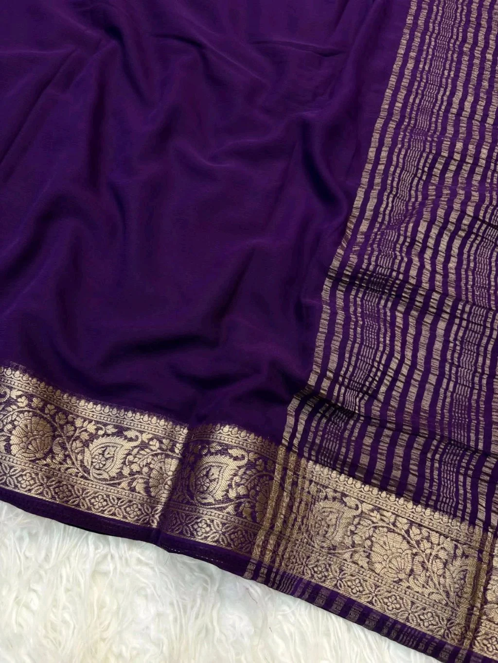 Viscose Crepe Georgette Saree with Gold Zari Border and Striped Pallu 3