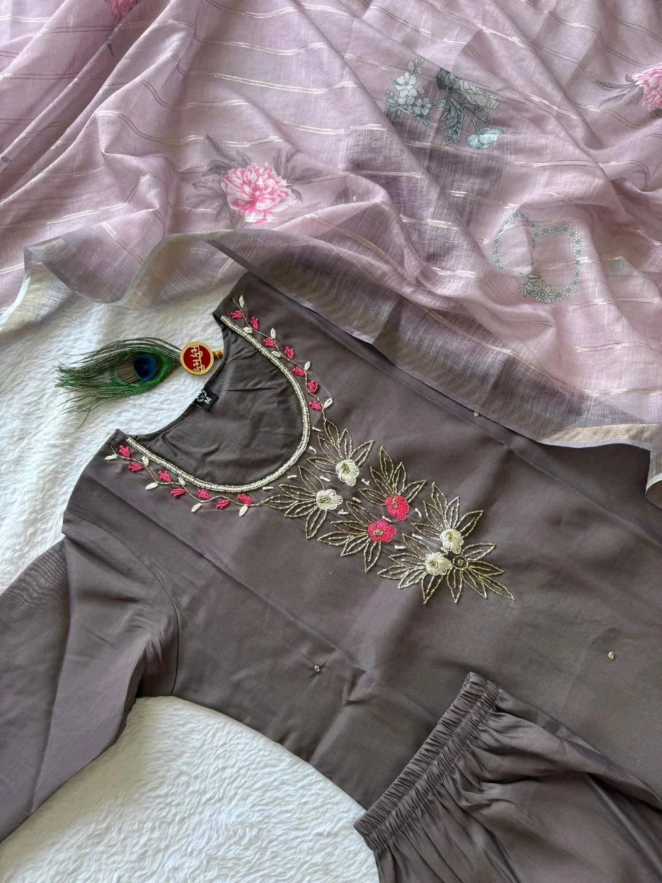 Embroidered Kurti Set with Floral Dupatta thumbnail 1