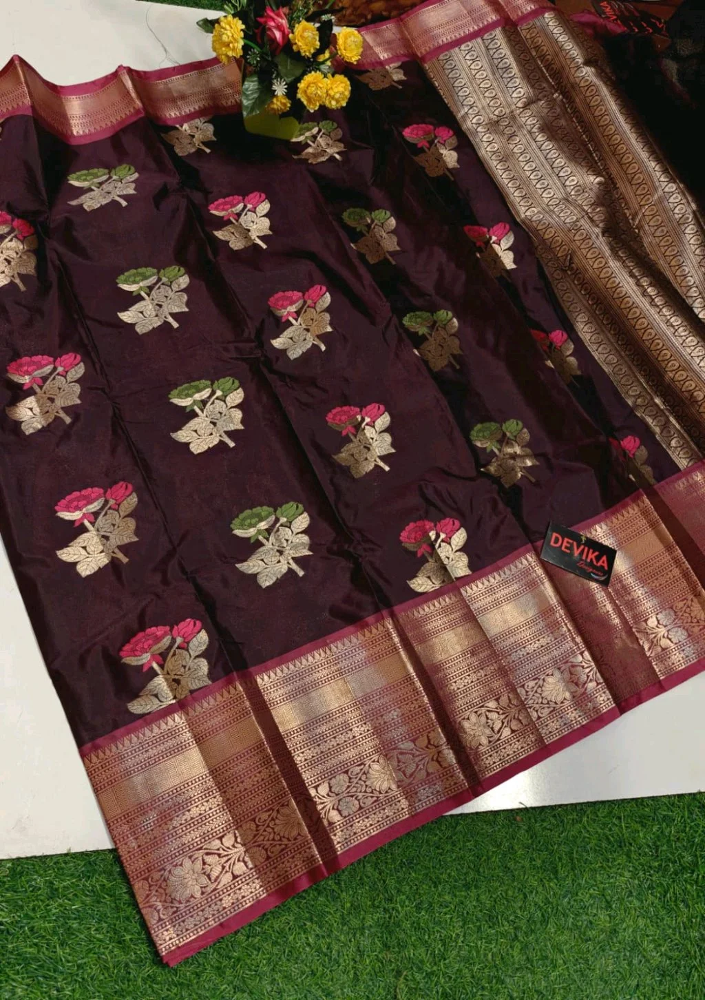 Kanjivaram soft pattu Saree thumbnail 2