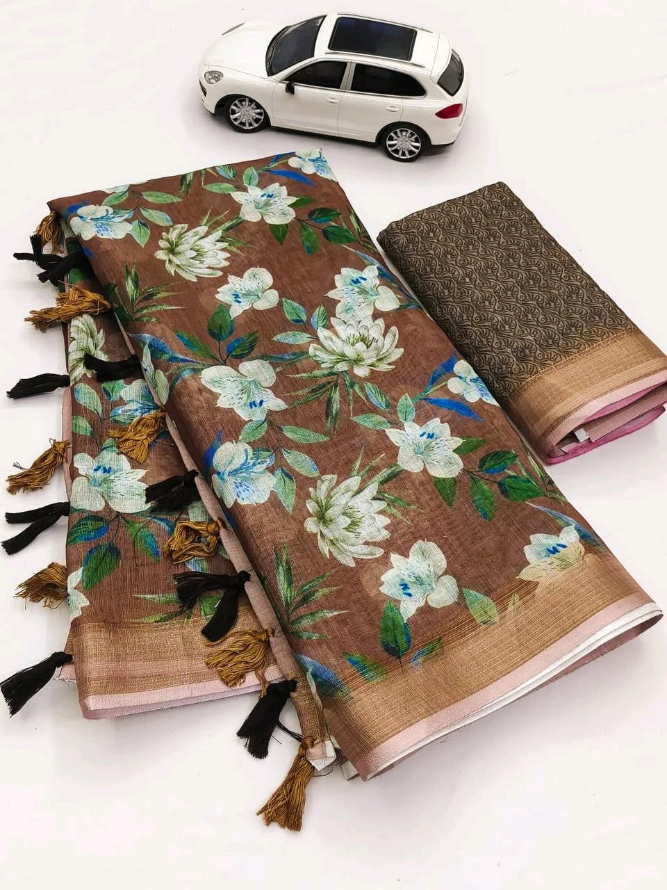 Lenin Leaf Print Saree with Tassels thumbnail 6