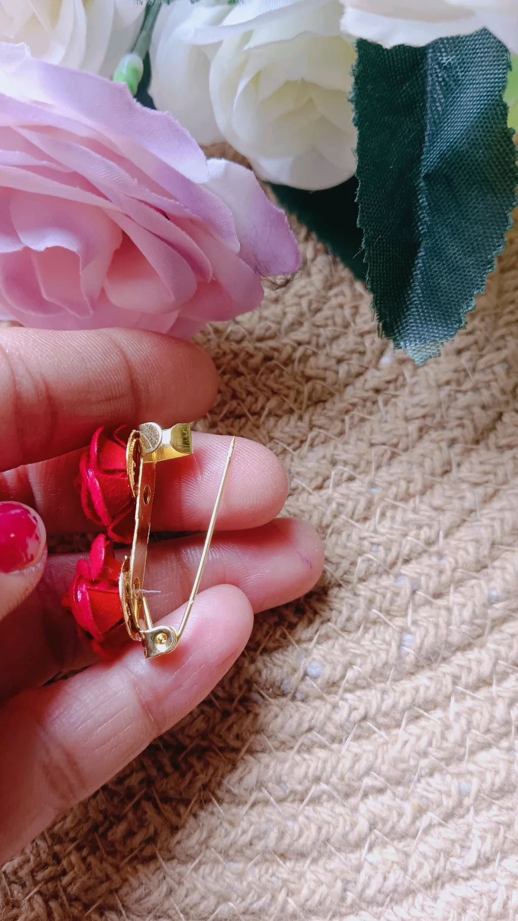 Red Velvet Rose Saree Brooch Pins thumbnail 4