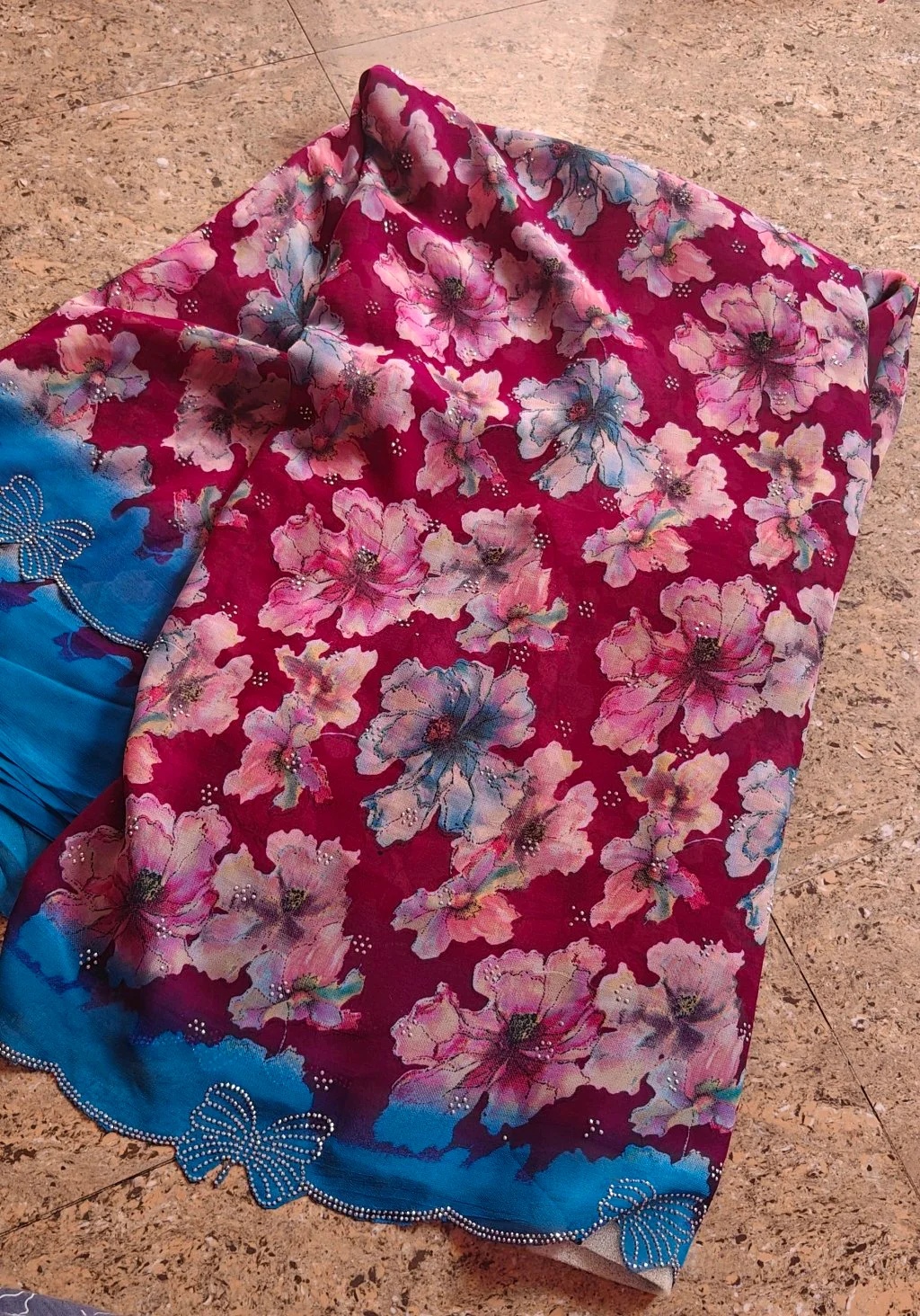 Apple Brand Magenta Floral Printed Saree with Embellished Teal Border thumbnail 6