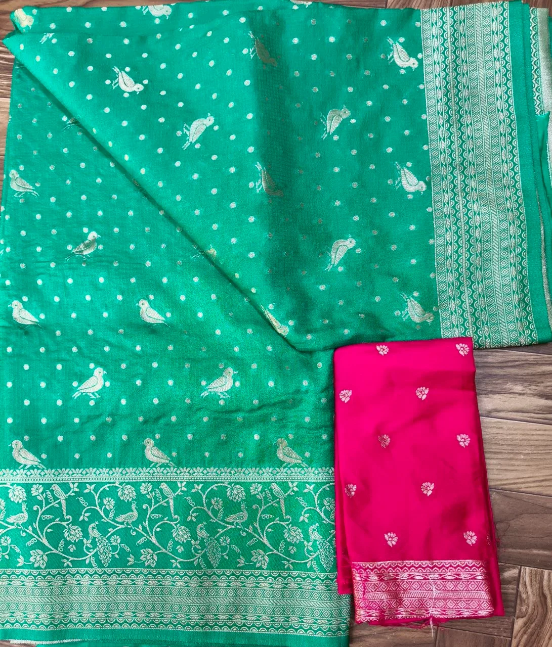 Green Pure Silk Saree with Bird and Peacock Motifs thumbnail 2