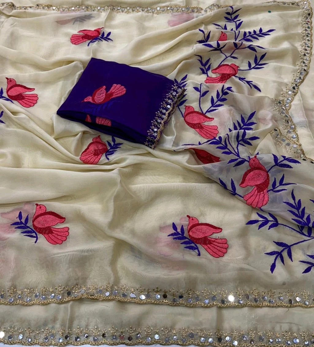Cream Floral Embroidered Saree with Mirror Work thumbnail 3