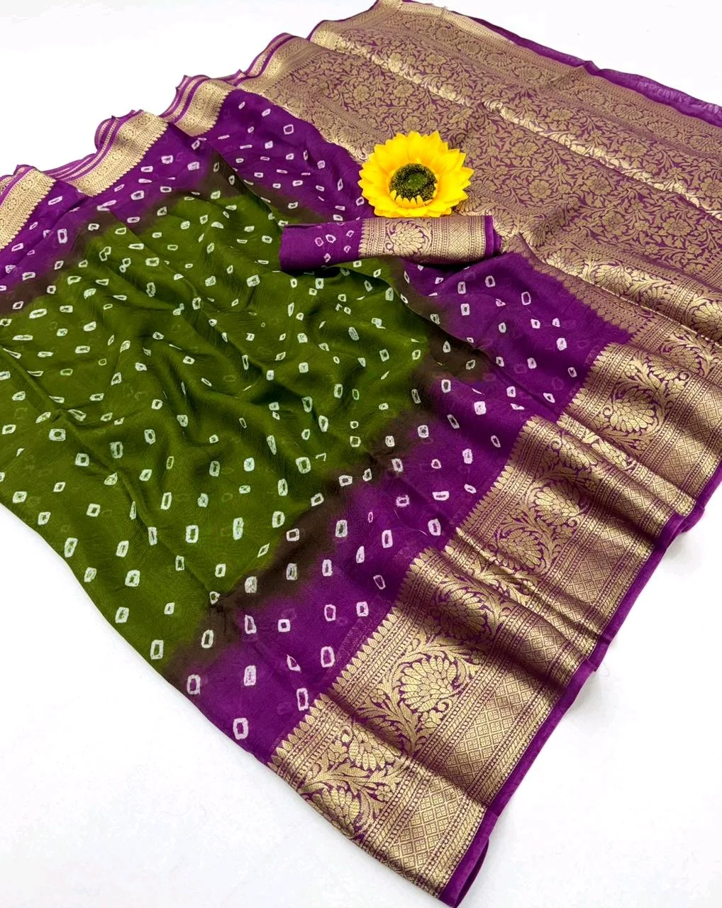 Bandhani Saree with Zari Border 9
