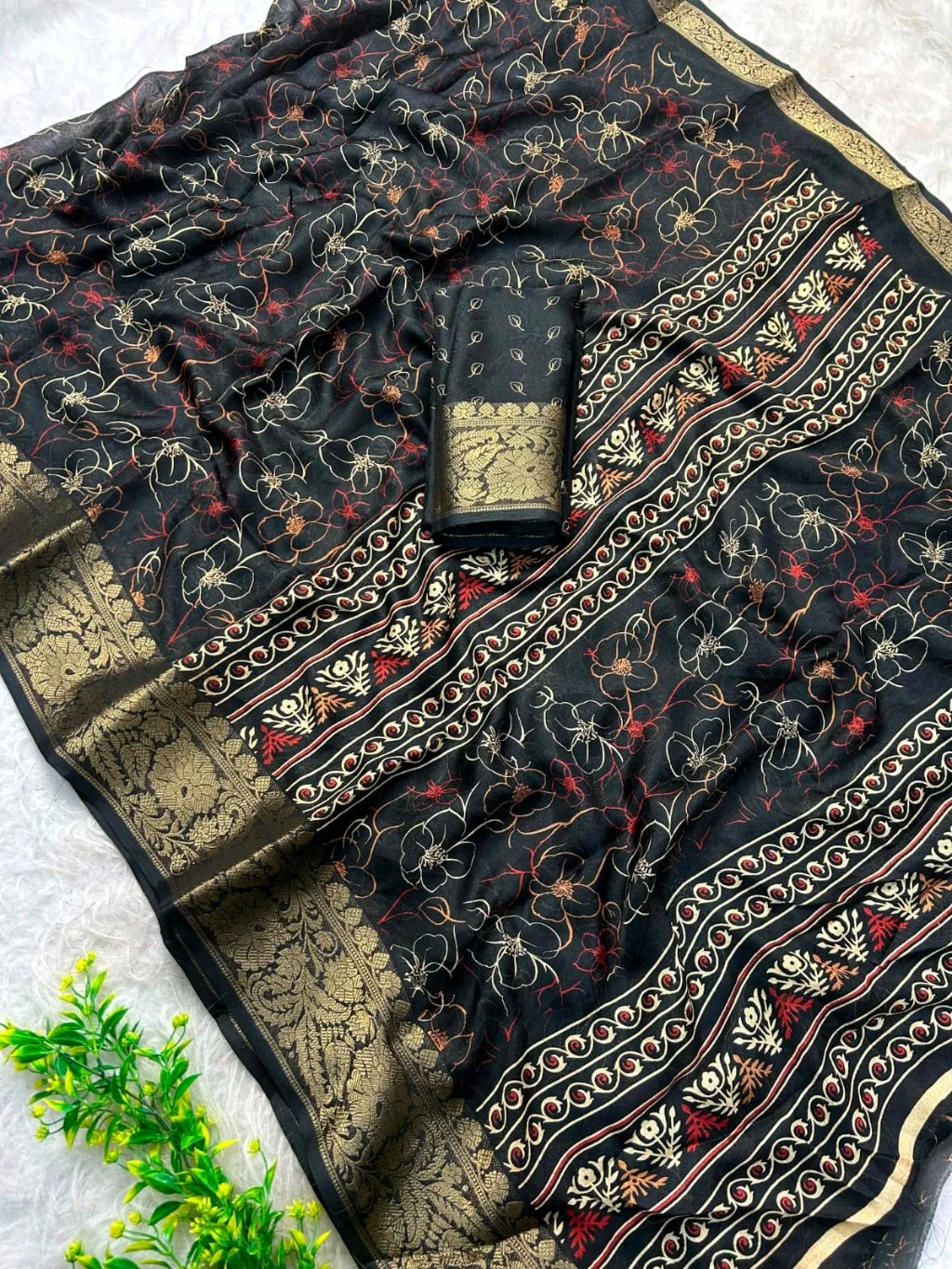 Heavy Mass Mellow Sarees thumbnail 7