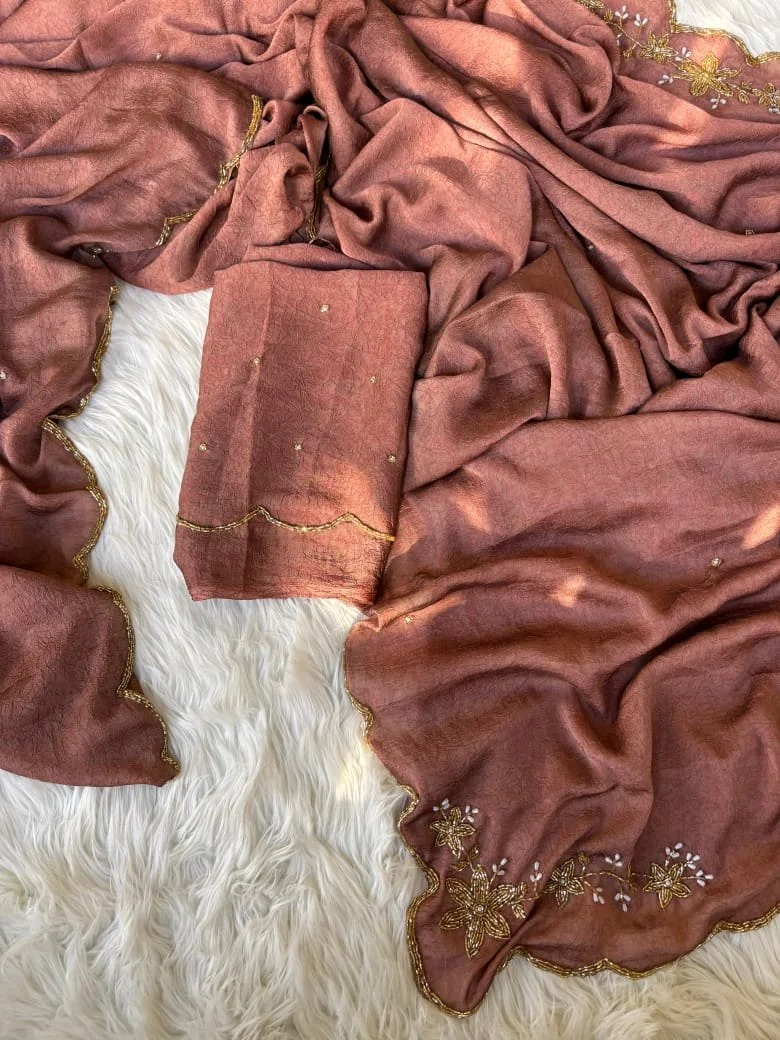 Soft Rangoli  Saree with Scalloped Gold Embroidery 5