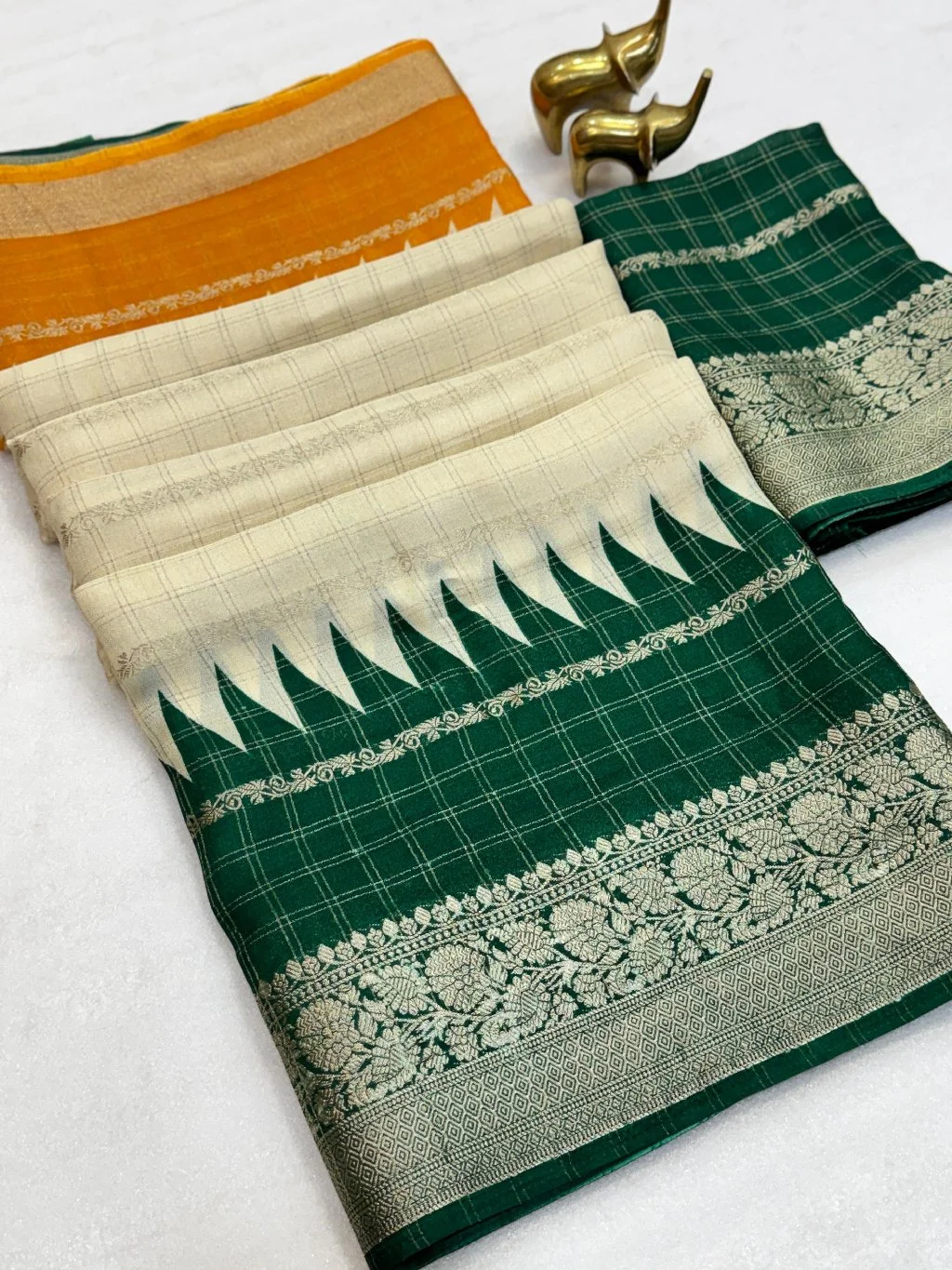 Cream and Purple Marshmallow Saree with Zari Border 3