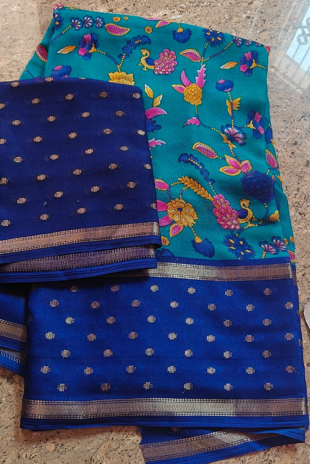 Peacock Garden Contrast Saree – Royal Blue Edition thumbnail 3