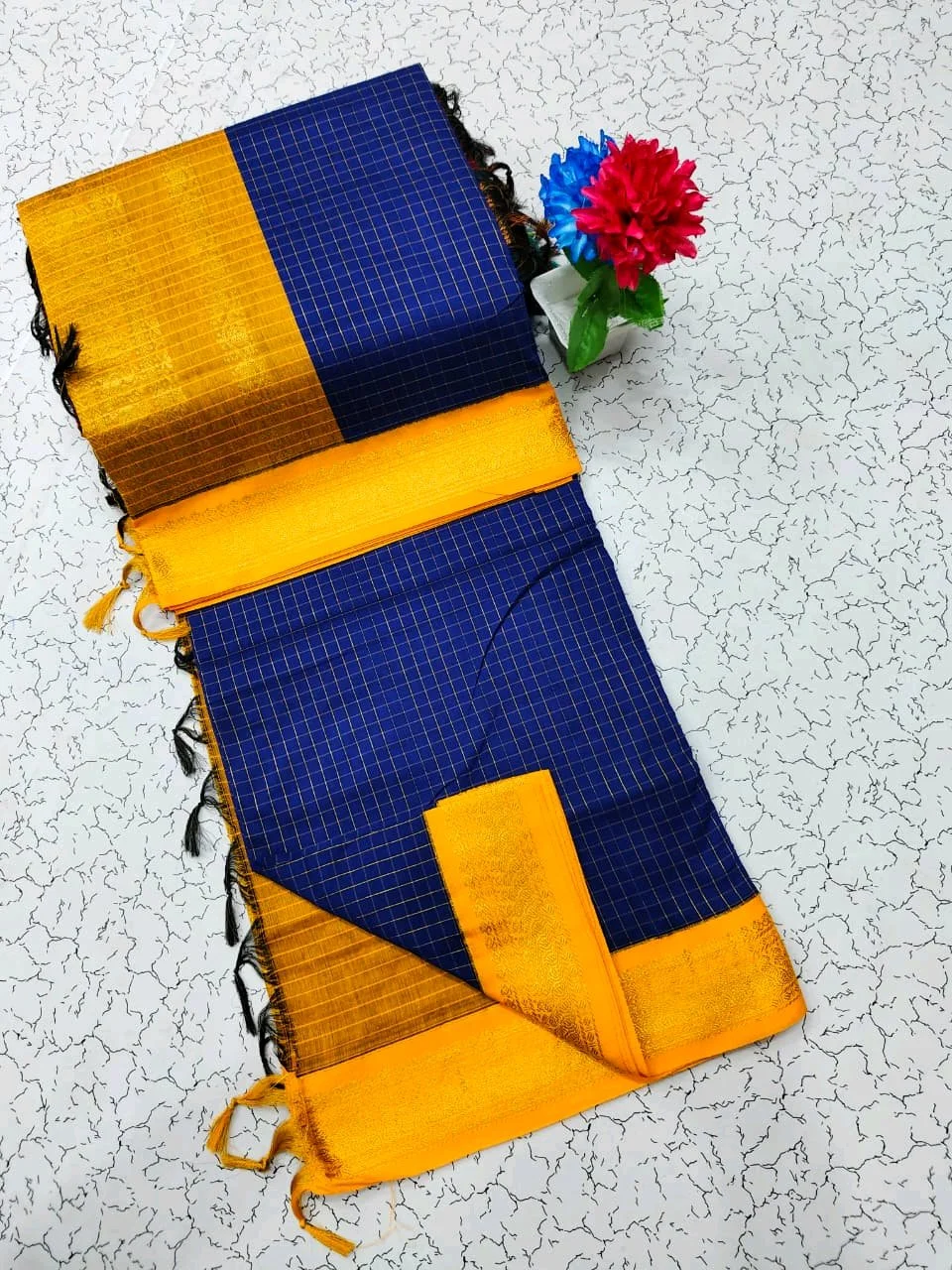 Kalyani Checkered Cotton Saree with Dark Green Zari Border thumbnail 9