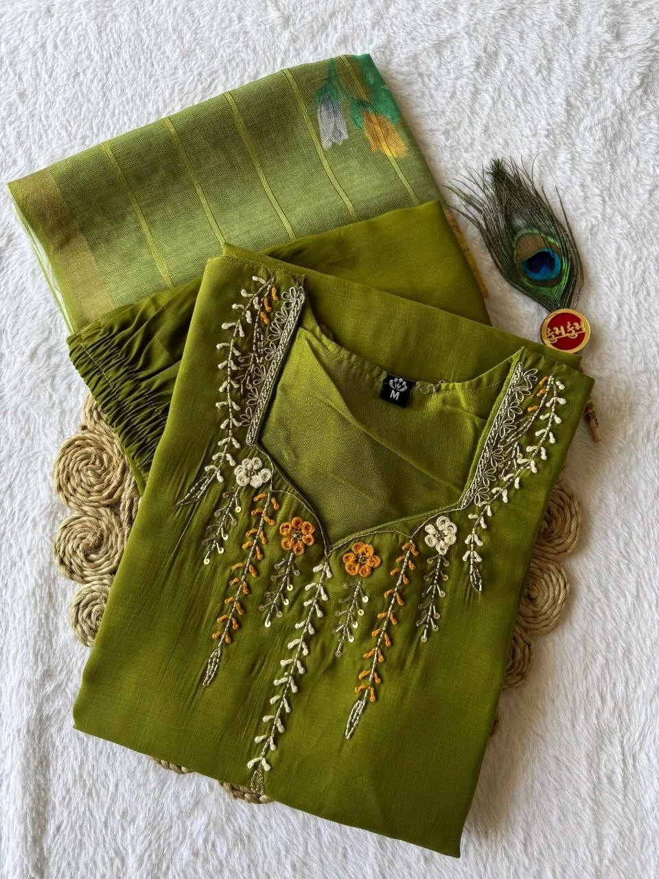 Embroidered Kurti Set with Floral Dupatta thumbnail 10