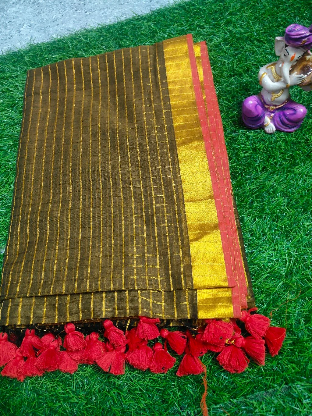 Maroon Gold Checked Saree with Tassels 3