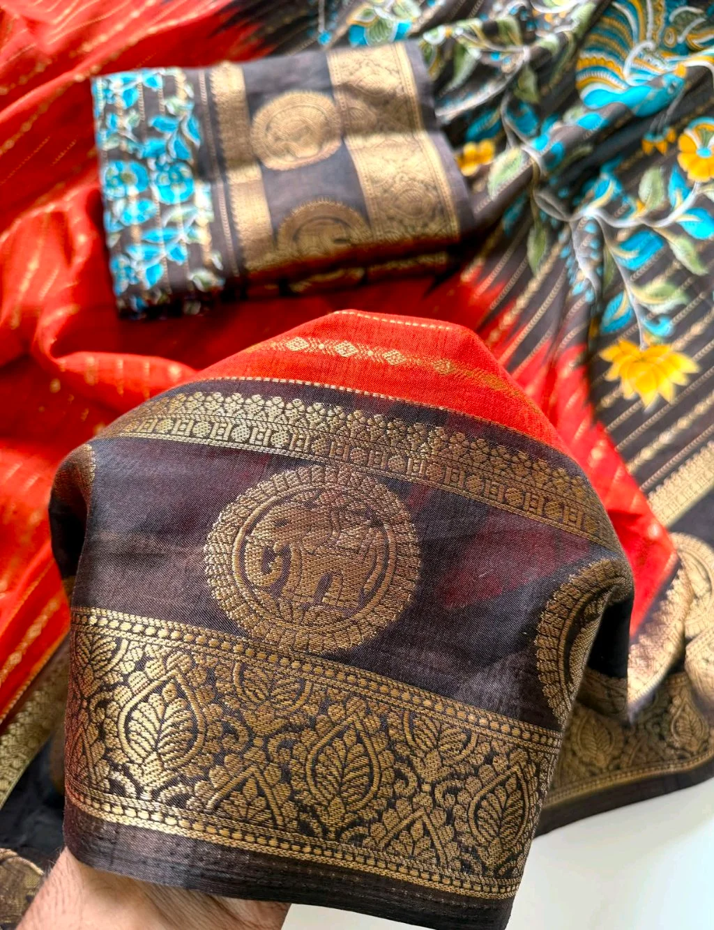 Red Silk Blend Saree with Black Zari Border thumbnail 5