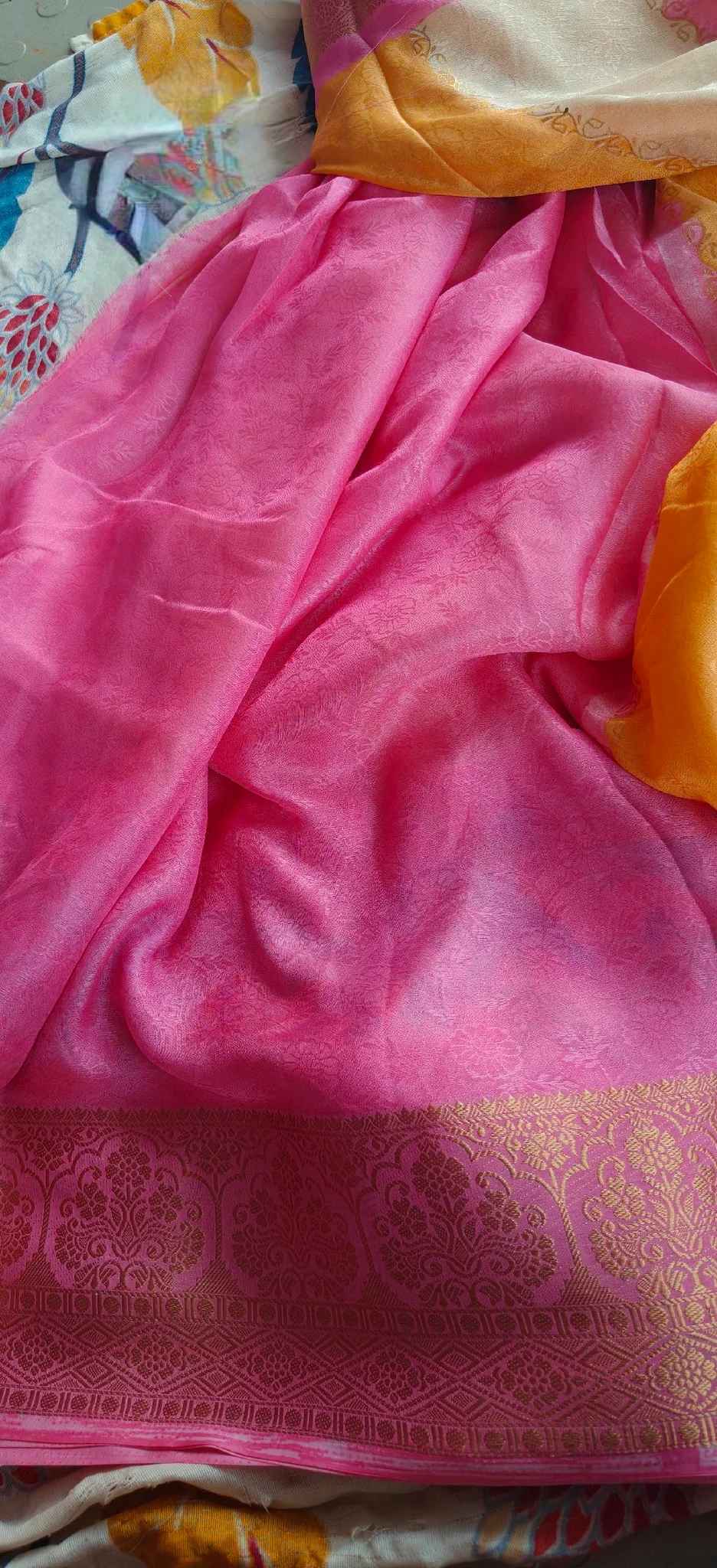 Sunrise Pink and Orange Bird Motif Viscose Saree 4