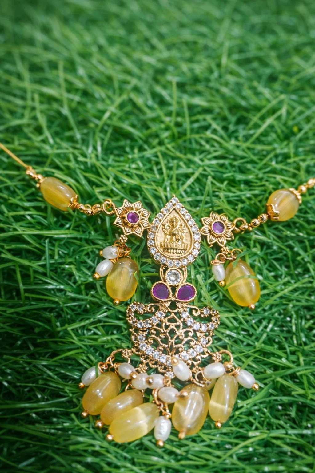 Gold Toned Traditional Necklace with Yellow Beads and Pearls thumbnail 2