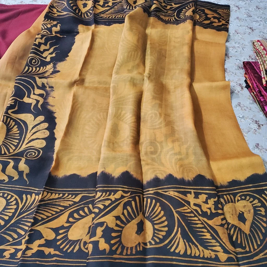 Dark  Gandham  Colour and Black Batik Print  100 Count Pure Silk Saree 3