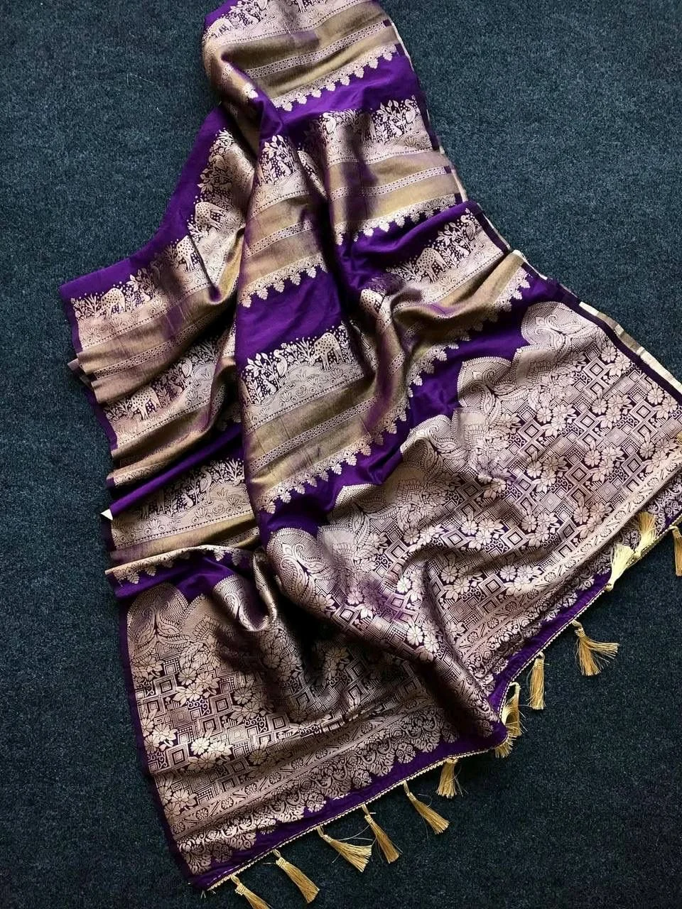 Khadi Crepe Silk Saree thumbnail 2