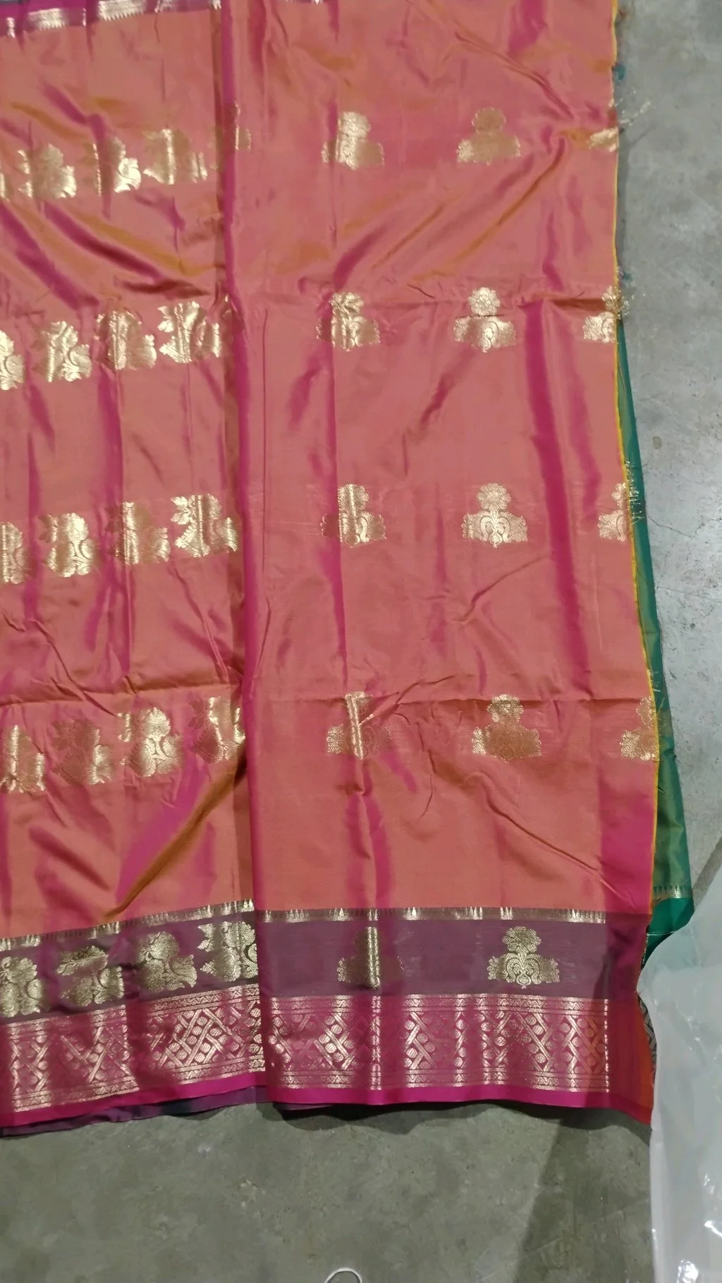 Gadwal Soft Silk Saree thumbnail 4