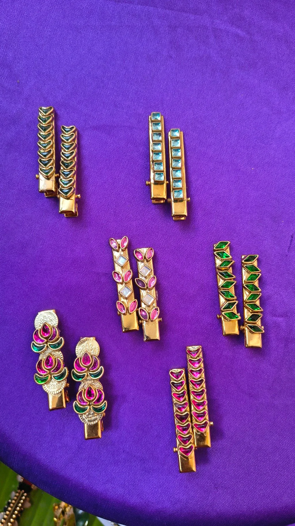Traditional Gold Toned Stone alligator Clips For Baby thumbnail 1