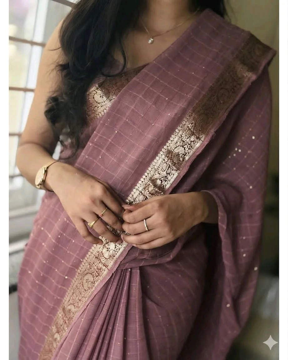 Viscose Georgette Saree with Gold Zari Checks and Border 3