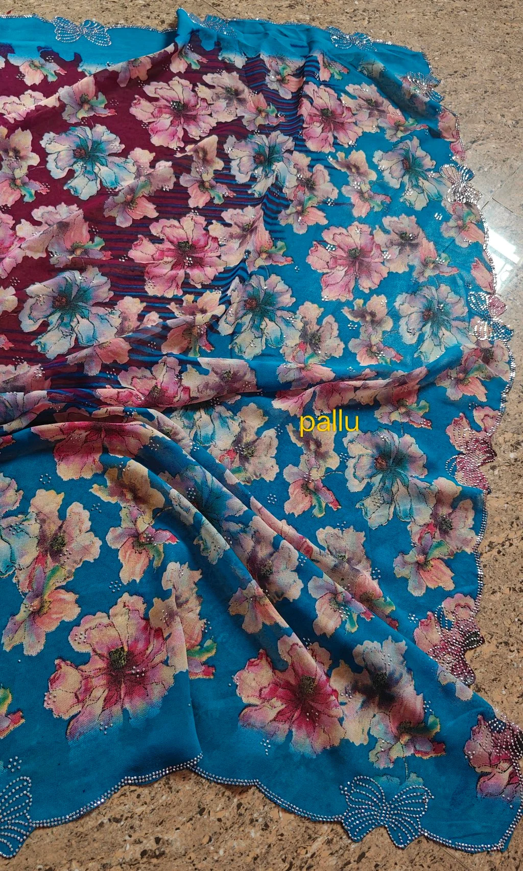 Apple Brand Magenta Floral Printed Saree with Embellished Teal Border thumbnail 4