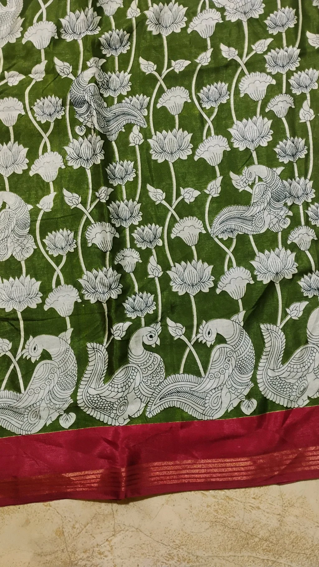Maheshwari Silk Sarees,Green Kalamkari Print Saree with Red Border thumbnail 3