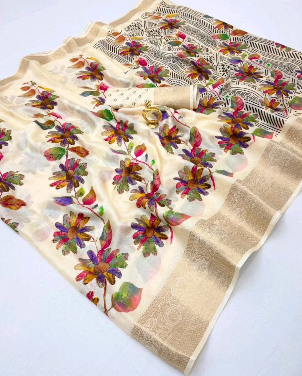 Heavy Marshmellow Saree with Zari Border thumbnail 4