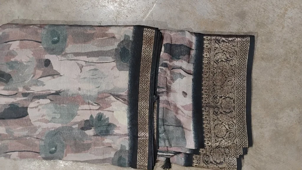 Abstract Print Chiffon Saree with Zari Border 2