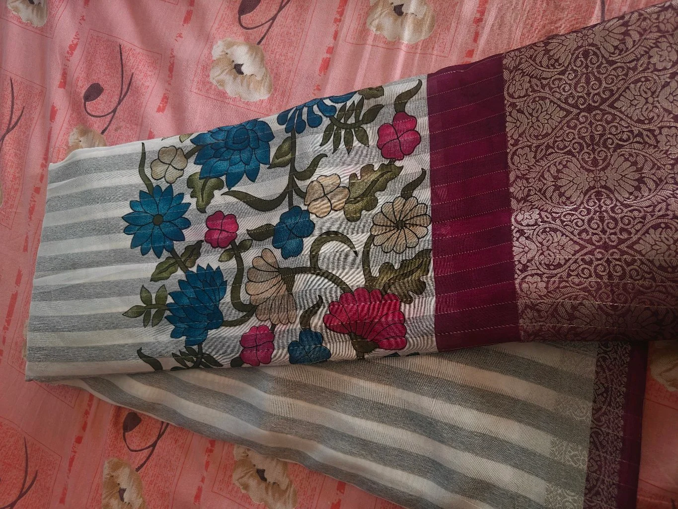 Striped Floral Printed Saree with Zari Border And Zali Stripes thumbnail 2