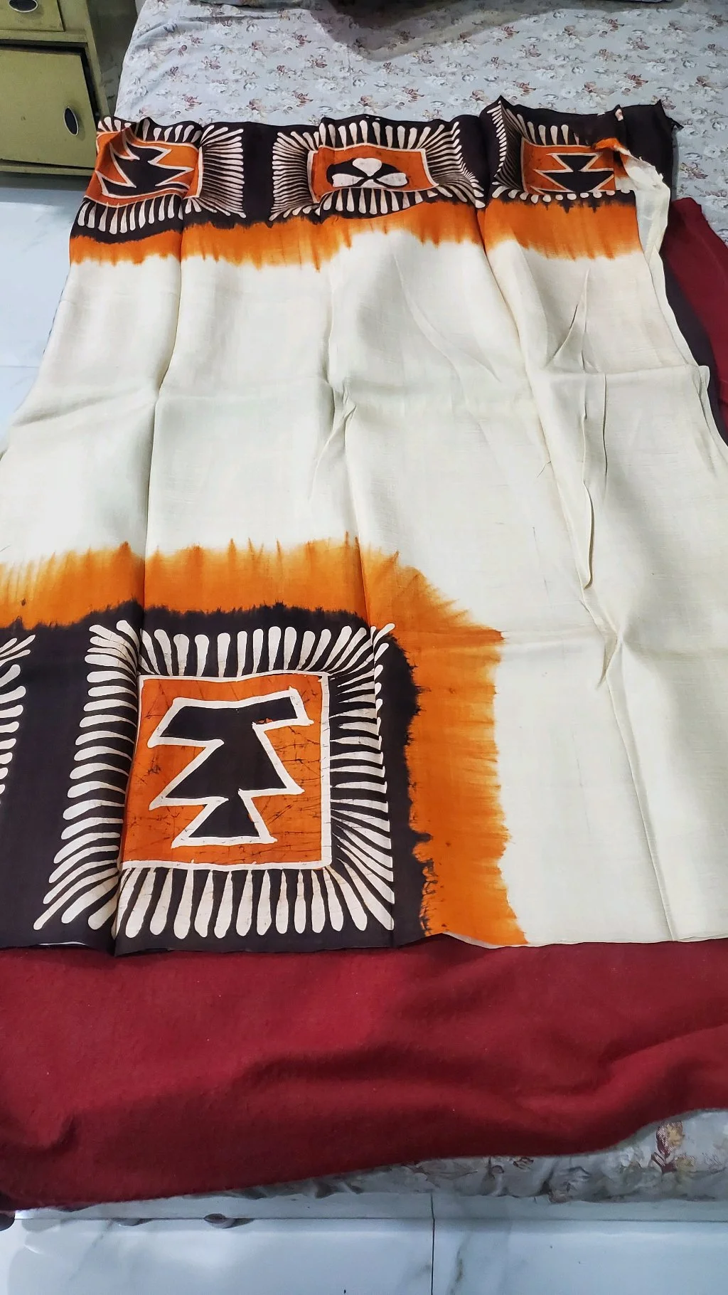 White Orange Black Batik Print TusseerSaree with Abstract Motif thumbnail 2