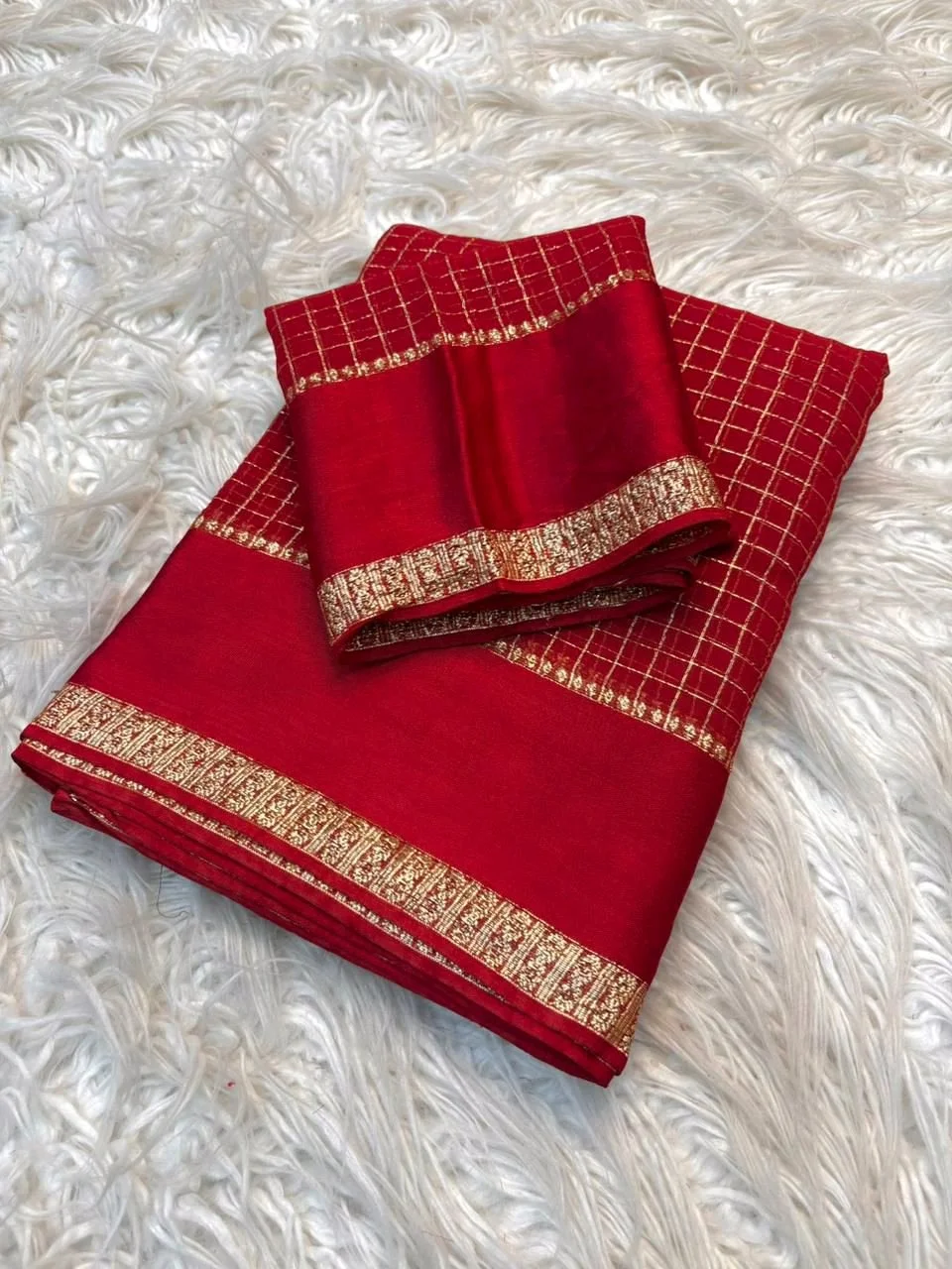 Viscose Georgette Saree with Gold Zari Checks 9