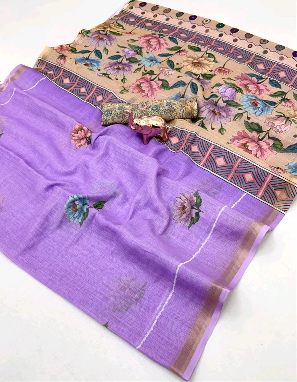 Floral Print Linen Blend Saree with Blouse Piece 6
