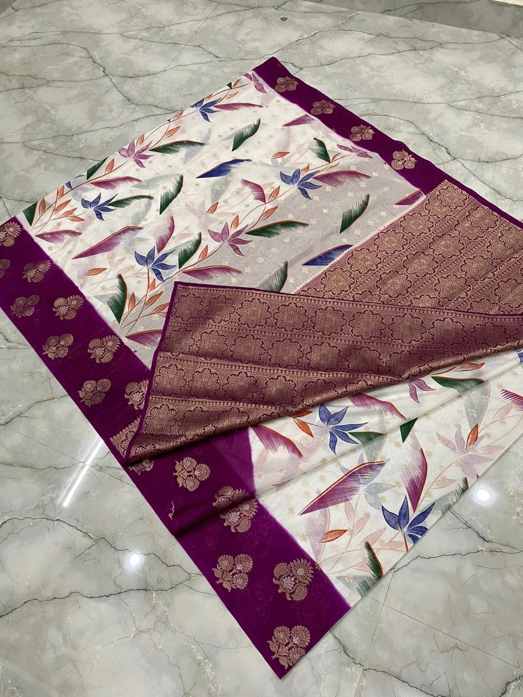 White Banarasi Printed Saree with Green Zari Border 9