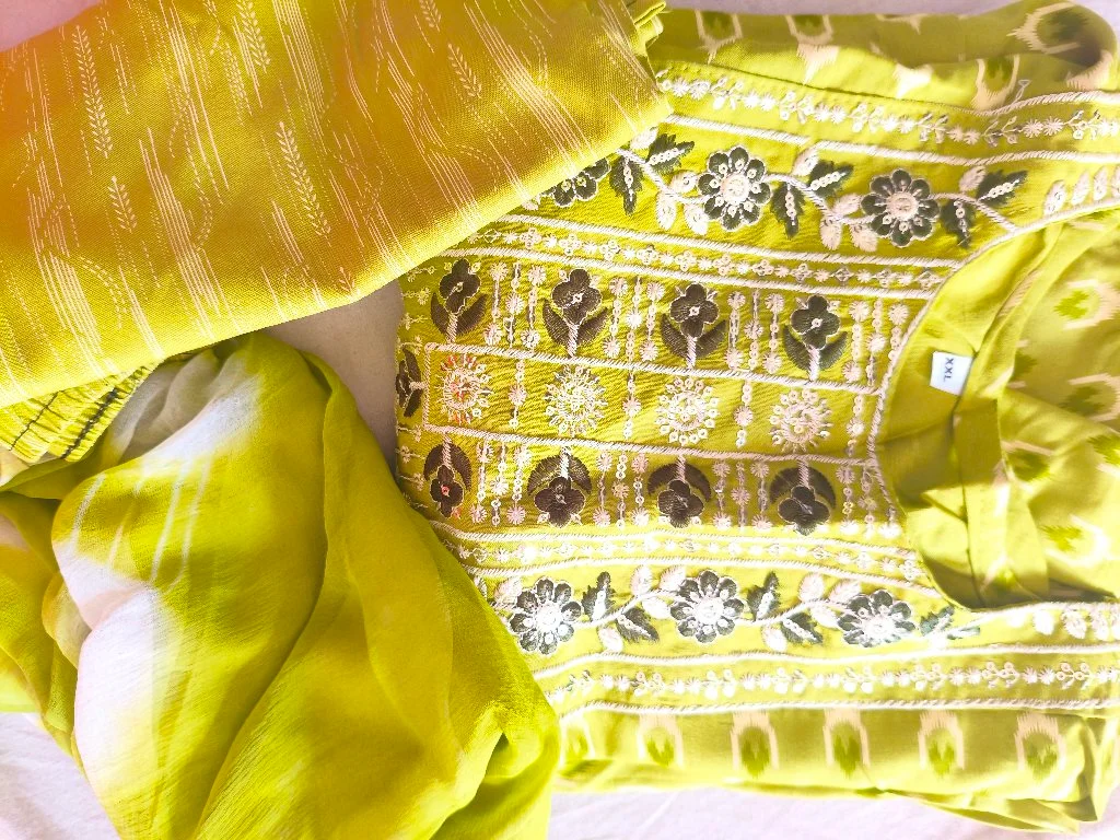 Purple Embroidered Kurta Set with Printed Pants and Dupatta - Variant 2