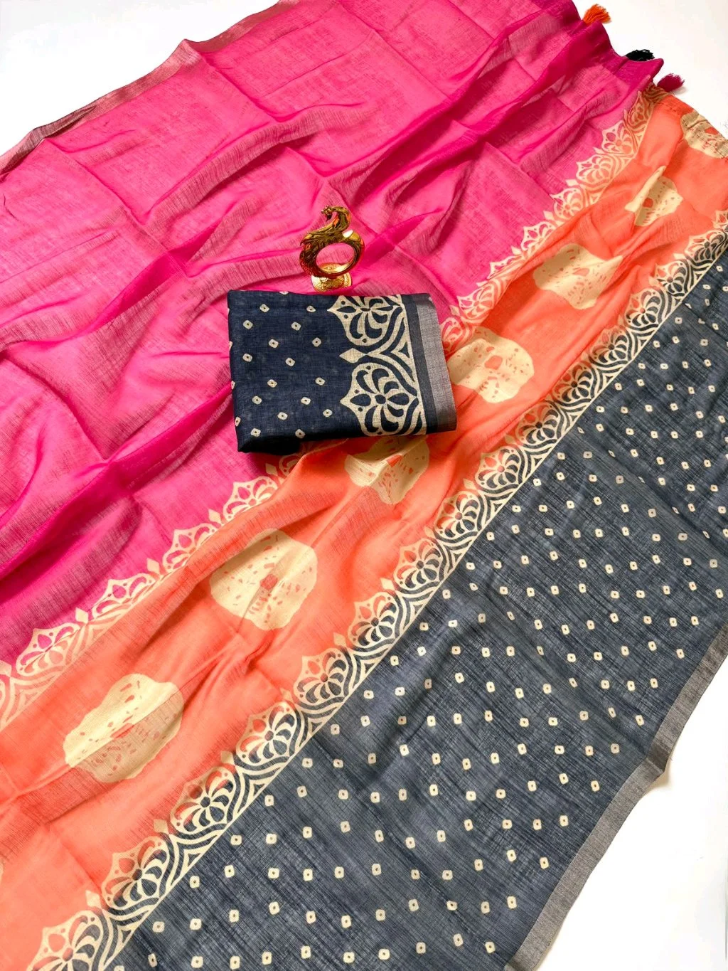 Linen Blend Cotton Saree with Dotted Pattern and Block Print Border thumbnail 4