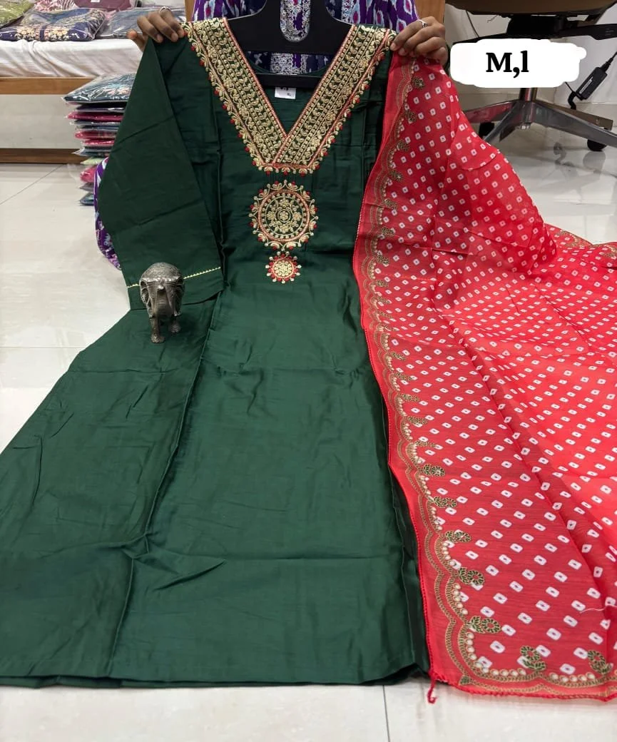 Kurta with Printed Dupatta thumbnail 4