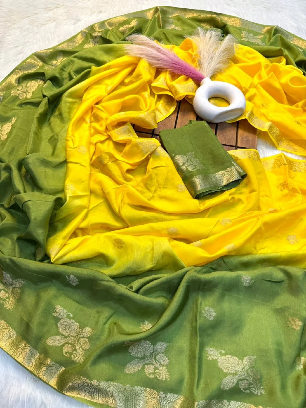 Ombre Orange Pink Saree with Gold Zari Weave thumbnail 2