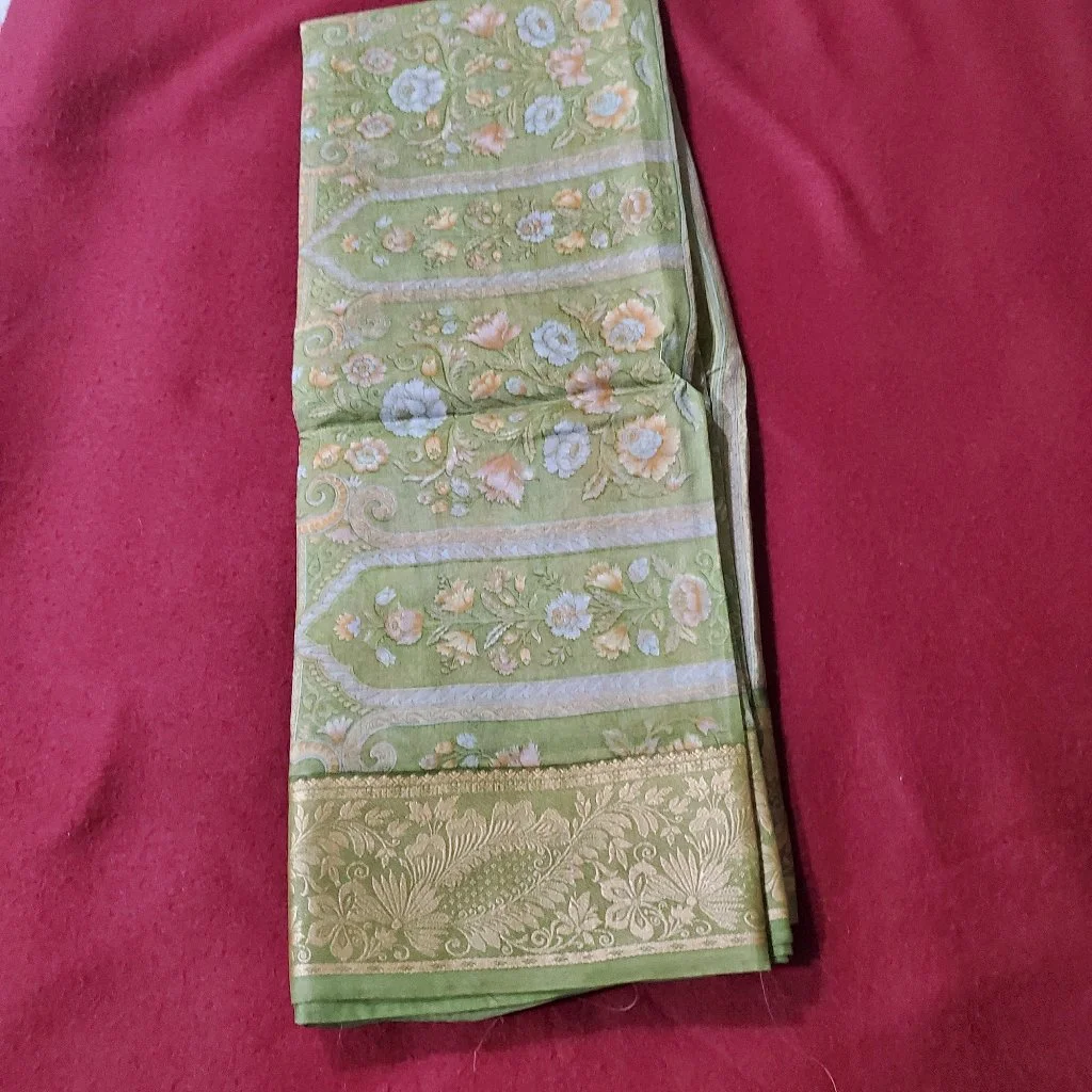 మెహందీ Colour Saree. All Over Flowral Print With Thread Boarder.. Pure Silk 100 Count Saree 2
