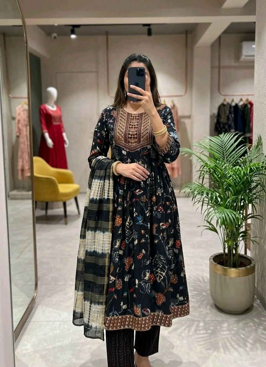 Embroidered Cotton Kurti Sets with Dupatta thumbnail 5