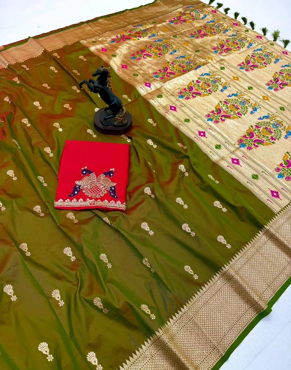 Paithani Silk Sarees thumbnail 2