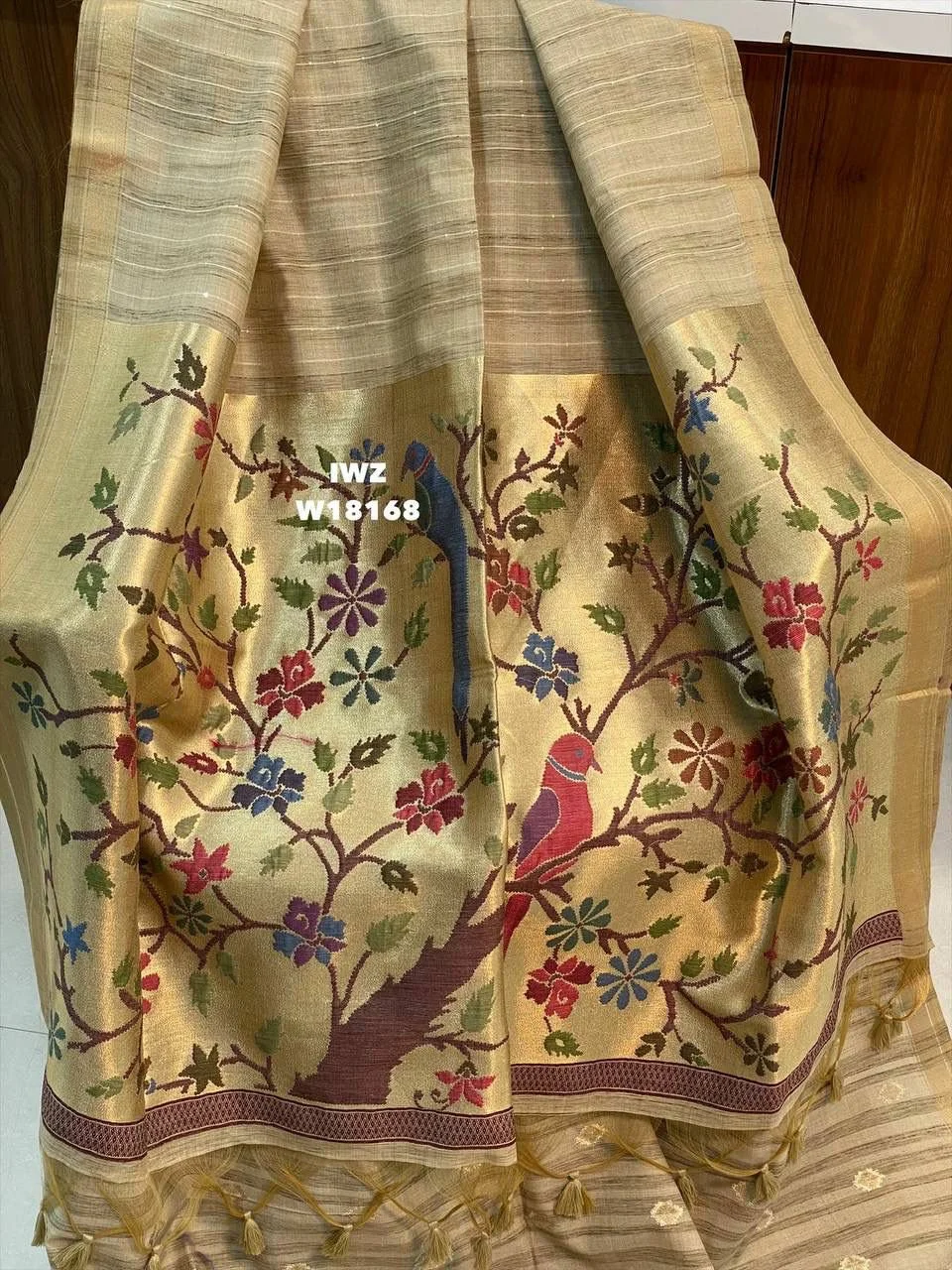 Light Green Silk Blend Saree with Golden Tree of Life Pallu thumbnail 5