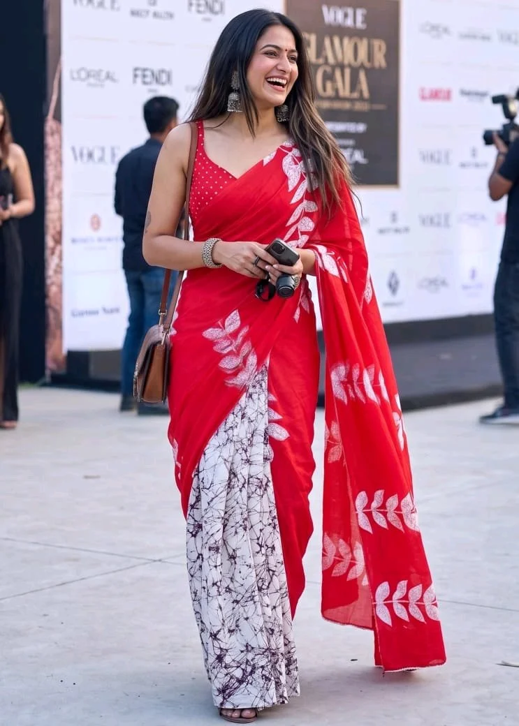 Soft Pure Cotton Sarees With Ikkat Print thumbnail 3