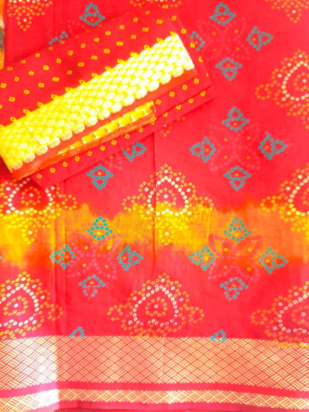 Red Bandhani Cotton Saree with Gold Zari Border 2