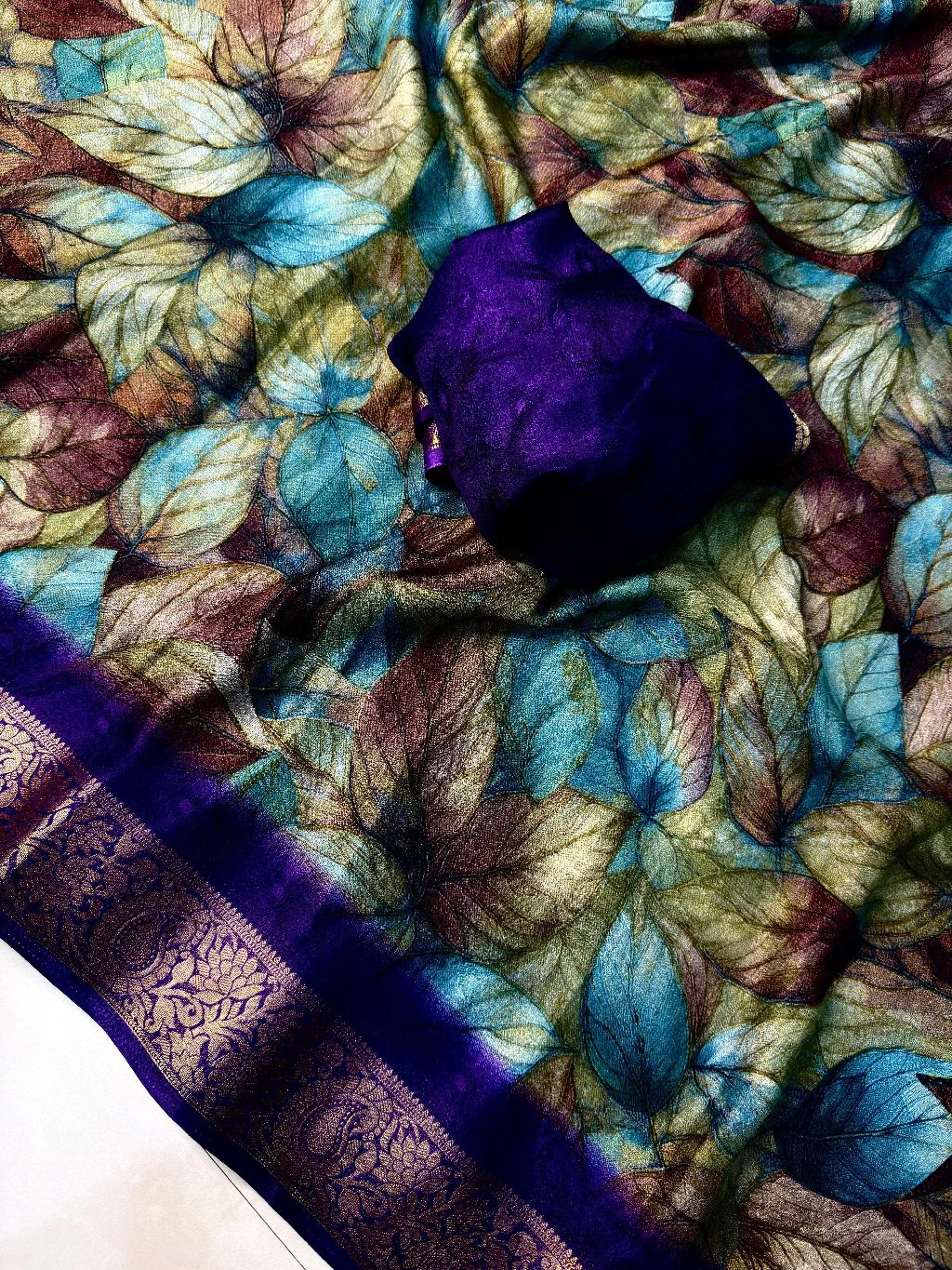 Leaf Print Silk Saree with Zari Border and Blouse - Variant 3 2