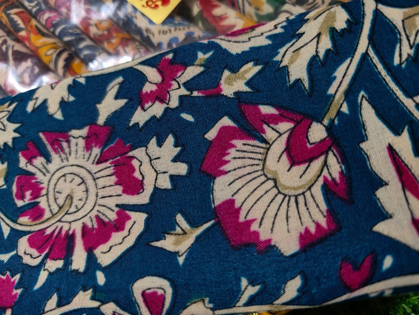 Bhagwati Fab Raju Cotton Floral Paisley Printed Fabric 1 Meter Blouse 2