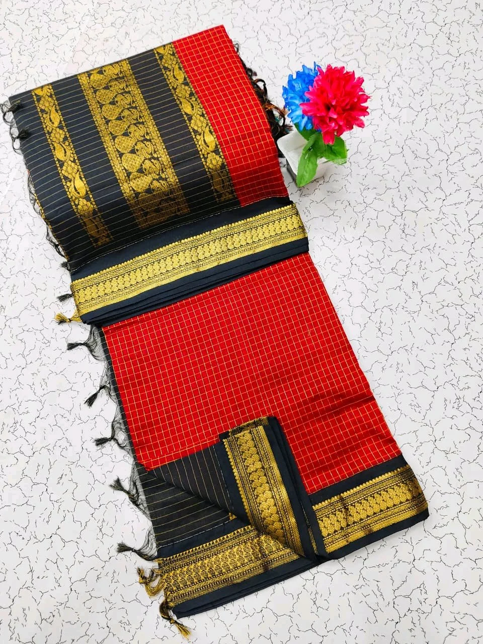 Kalyani Checkered Cotton Saree with Dark Green Zari Border thumbnail 7