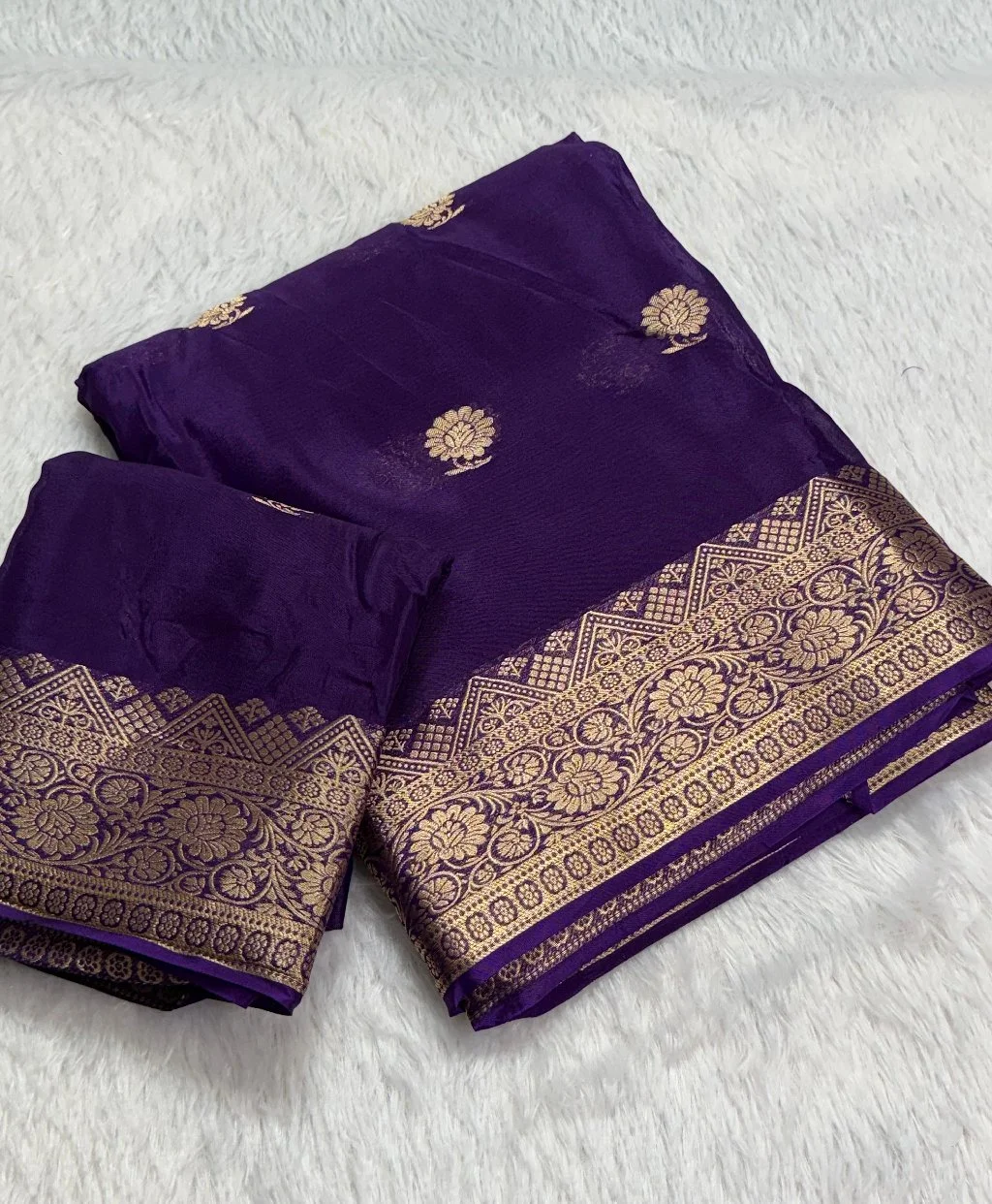 Purple Silk Saree with Gold Zari Weave 3