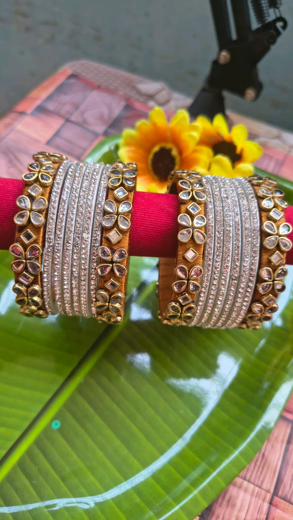 Border Bangles With Glass Bangles thumbnail 1